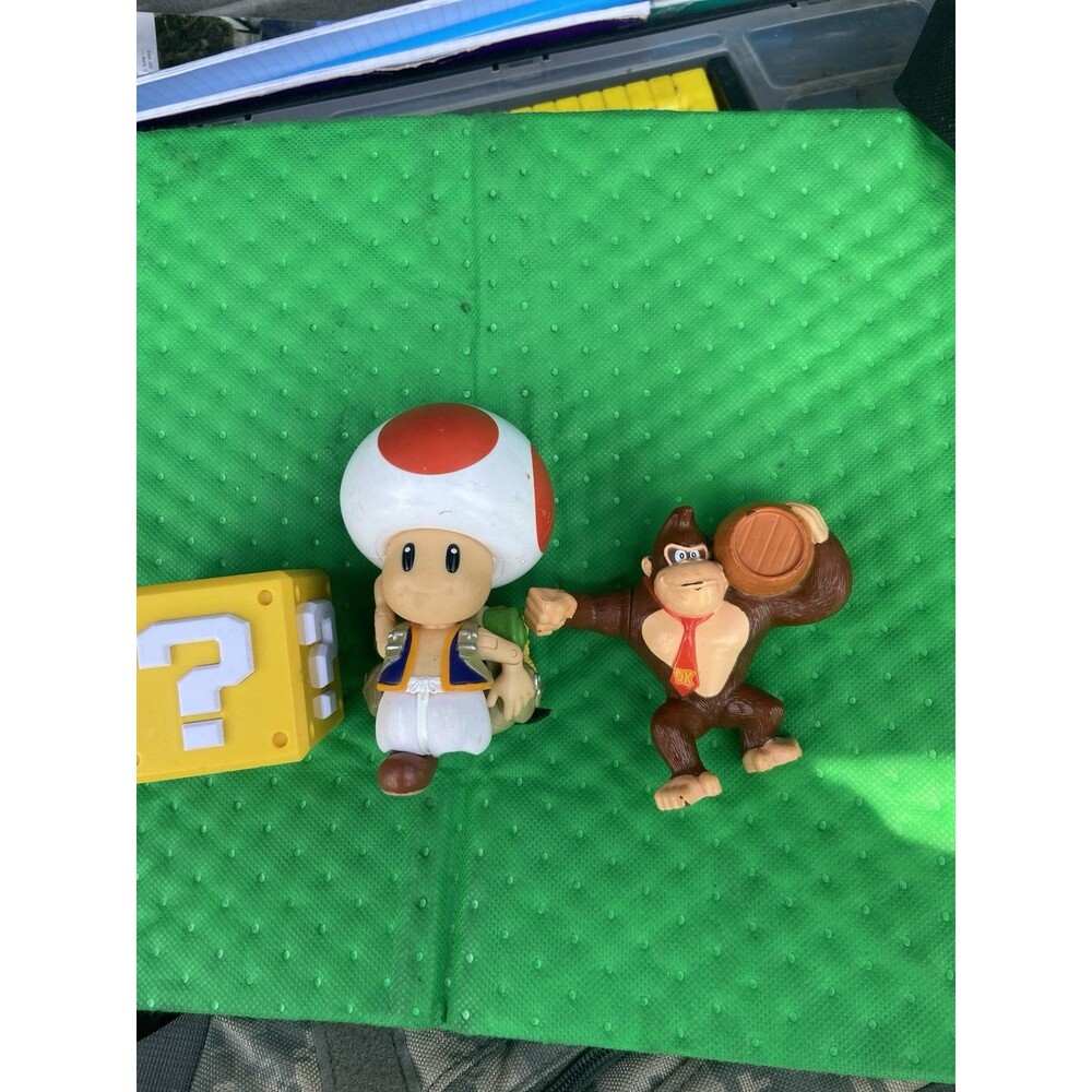 2008 Nintendo - Donkey Kong & Toad Mario Bros 2.5" Action Figure Bundle